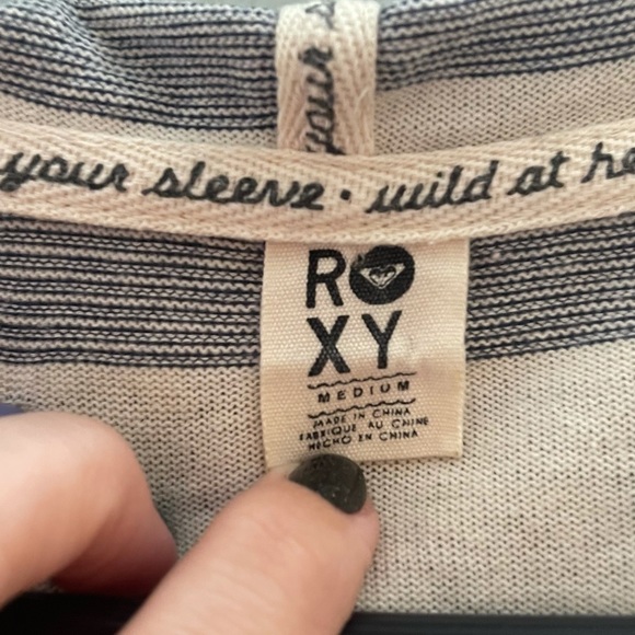 Cute Roxy pull over - Picture 7 of 16